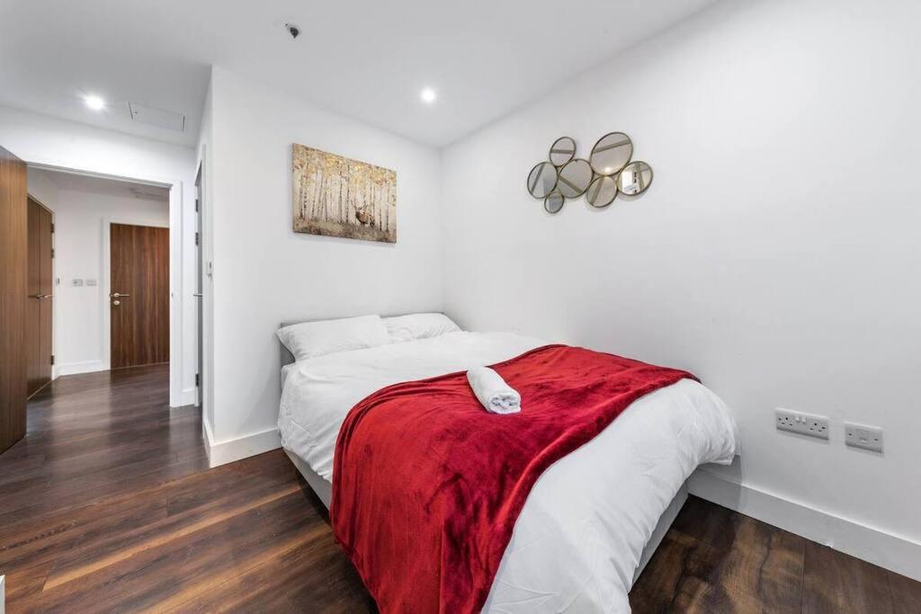 Appartement Sleep 7 20 Mins From London Waterloo Bp65 Extérieur photo